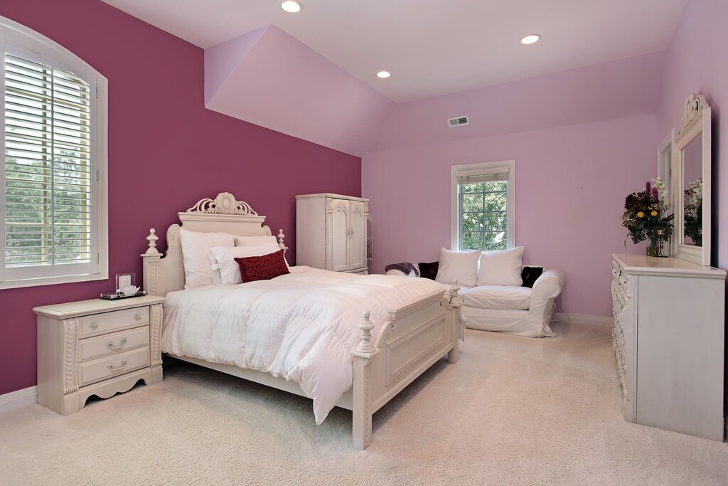 Painted walls in the bedroom interior