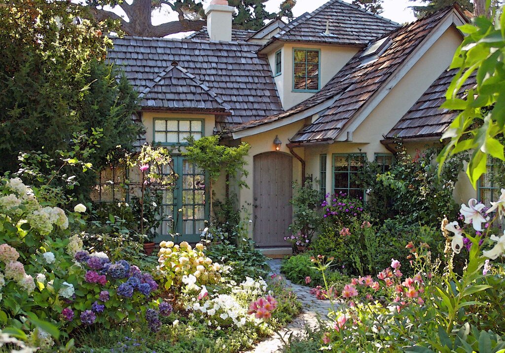 Beautiful house with a garden