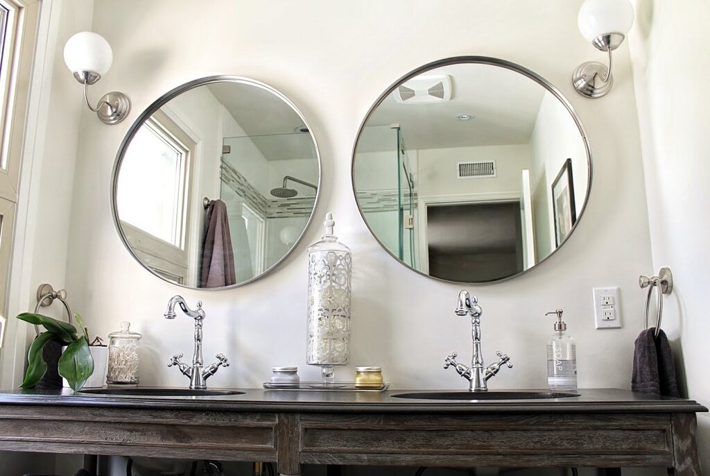 Beautiful mirror for the bathroom