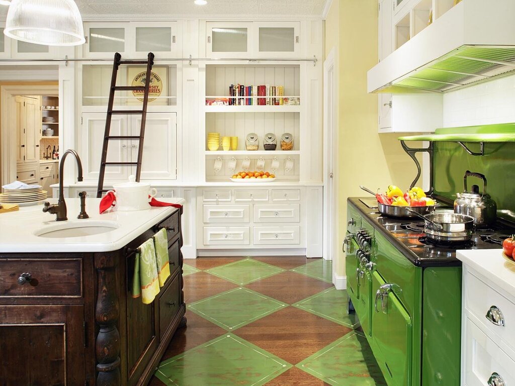 Red-green kitchen