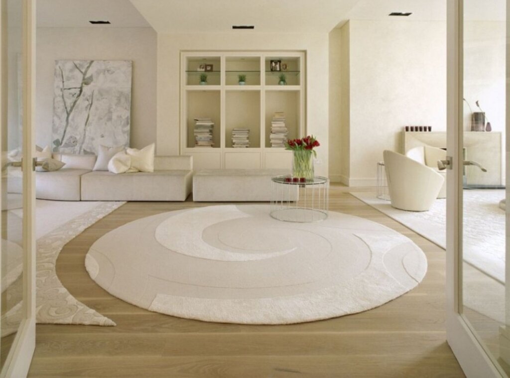 Round rug for the bedroom