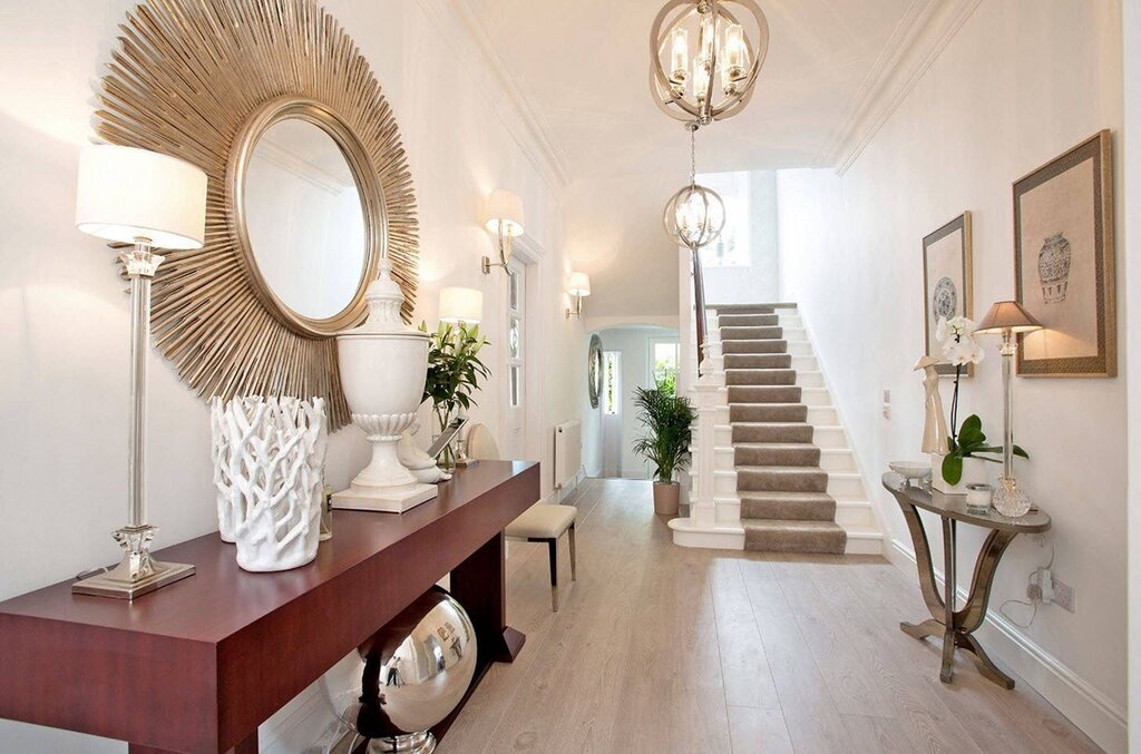 Round mirror in the hallway