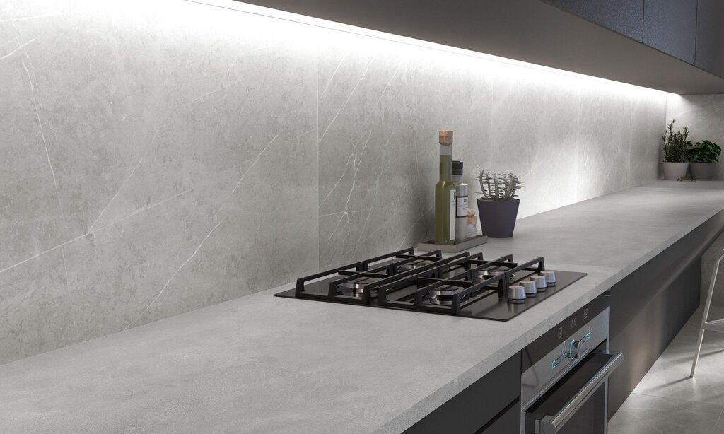 Large-format porcelain stoneware for the kitchen backsplash