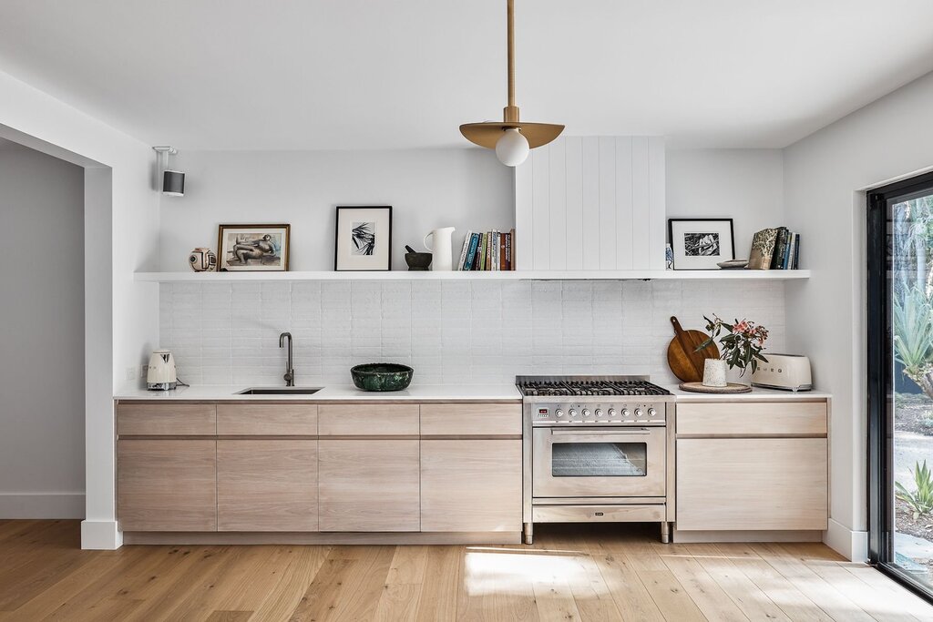 Kitchens without wall cabinets in the interior