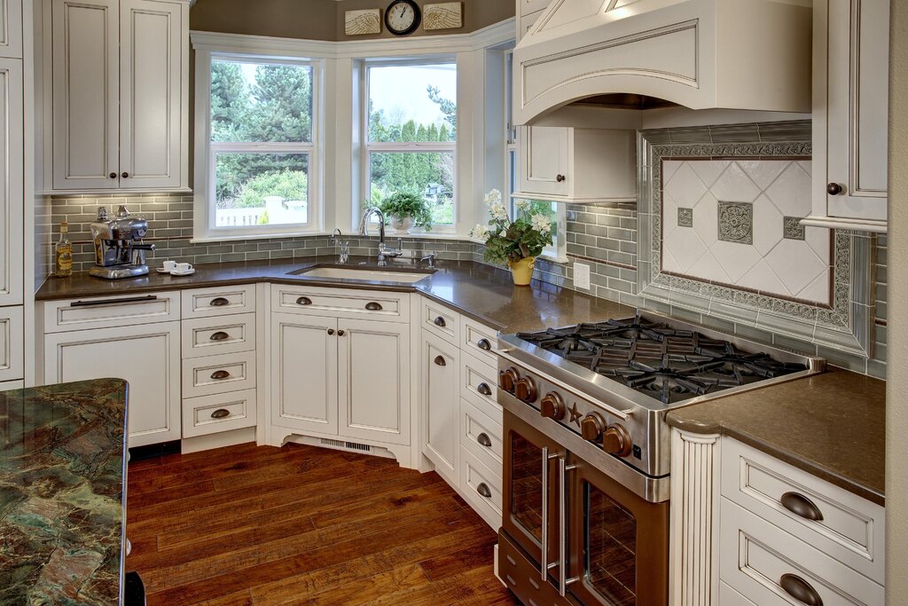 Corner kitchens under the window