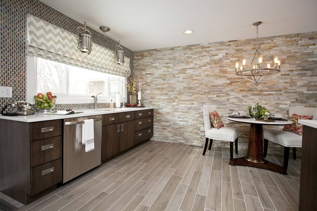 Kitchen in stone and wood