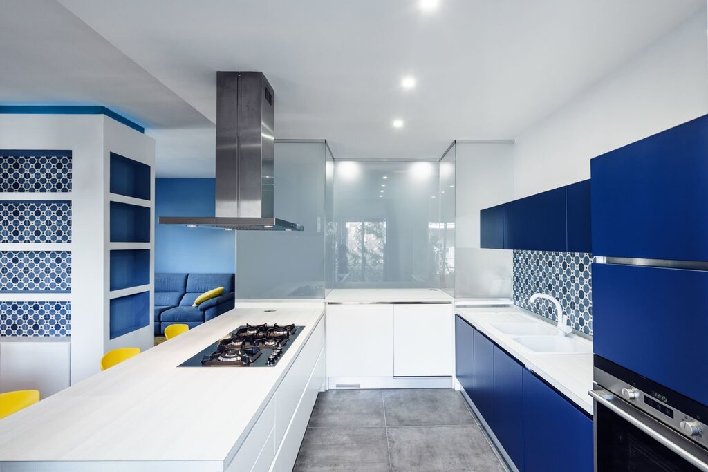 A kitchen with blue fronts