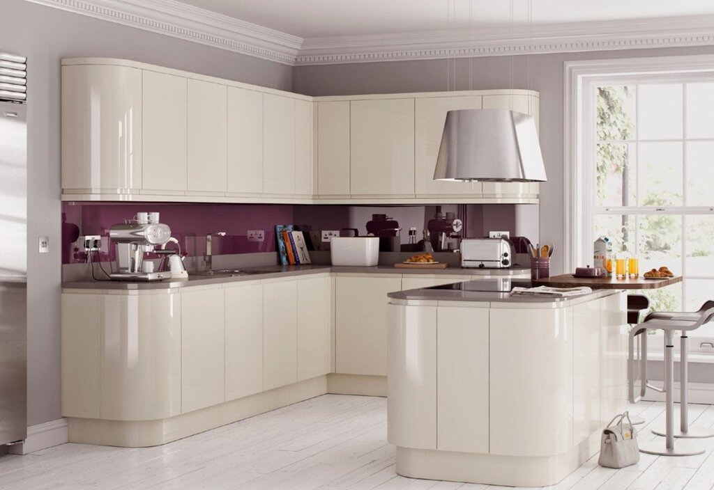 Ivory gloss kitchen