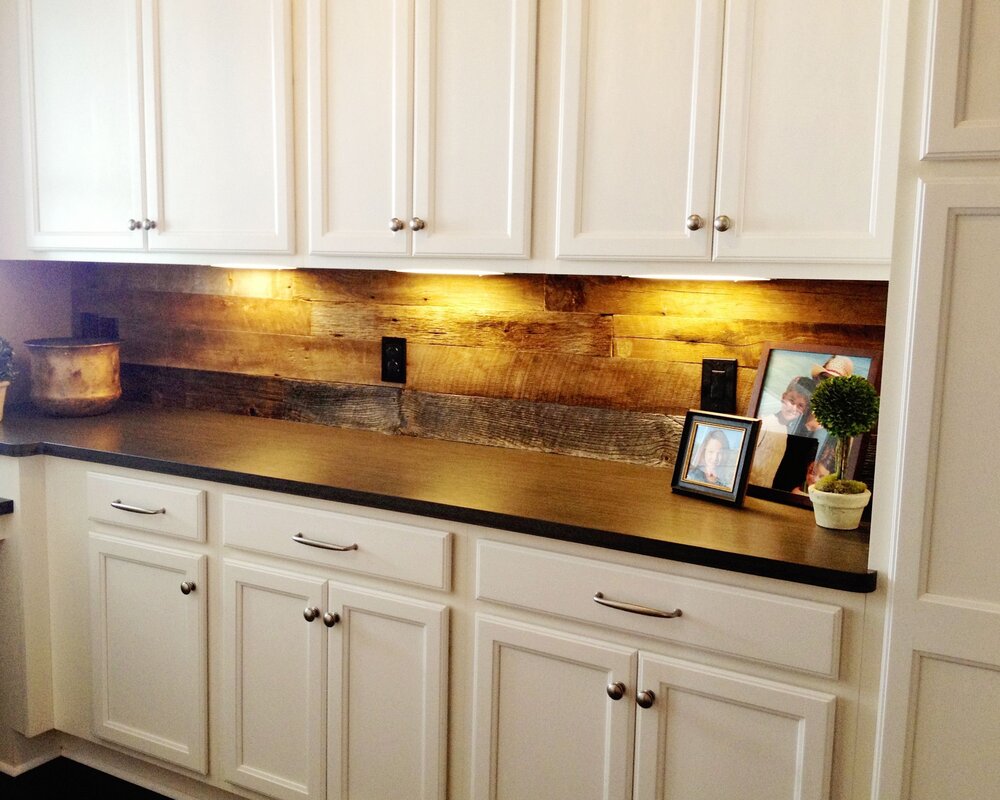 Kitchen countertop and backsplash in wood style