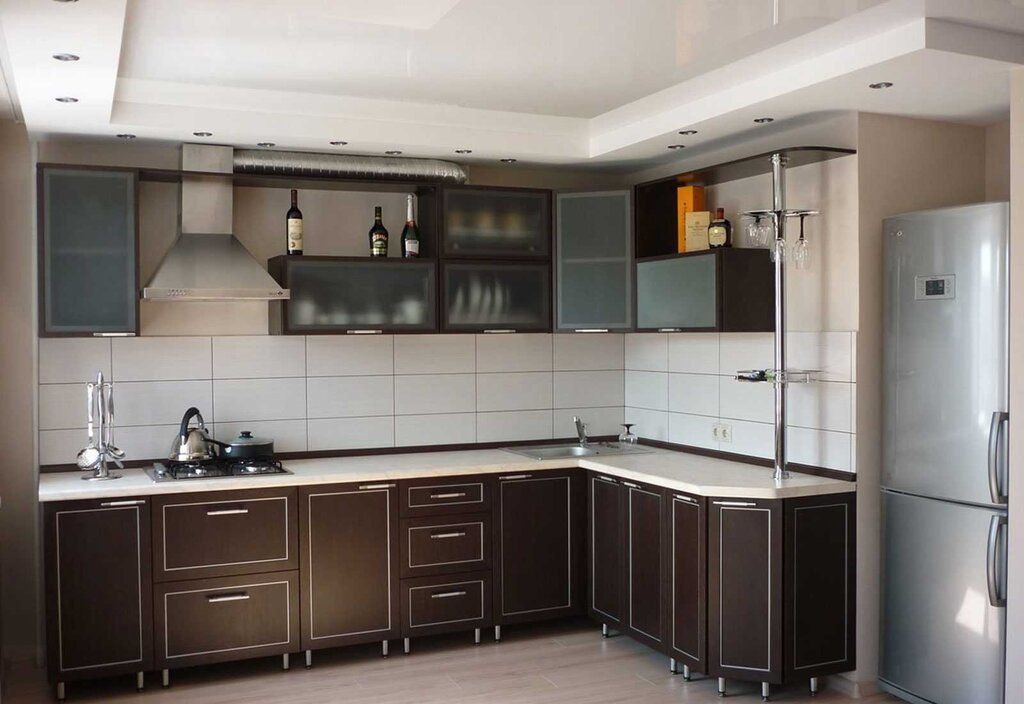 L-shaped kitchen