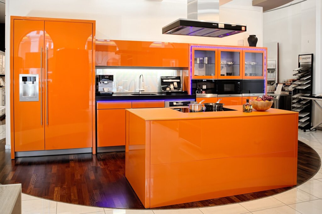 Kitchen in orange tones 19 фото