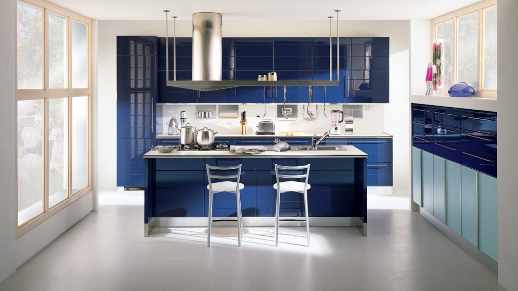 Kitchen in blue and white colors