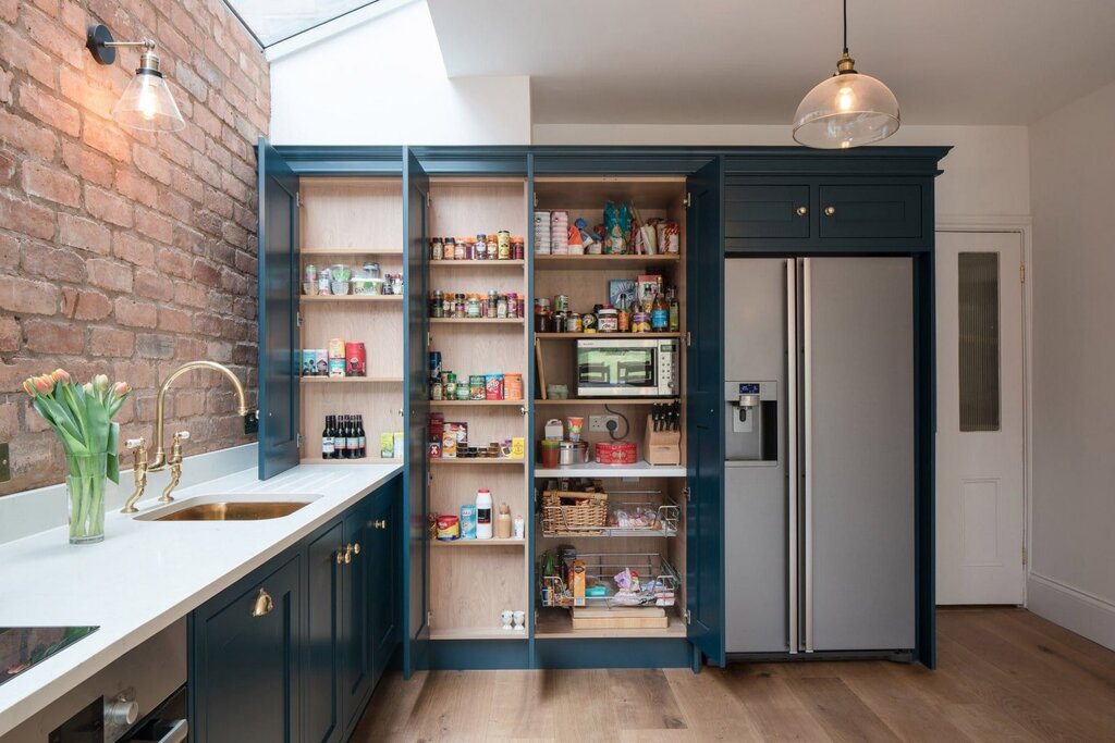 Kitchen pantry