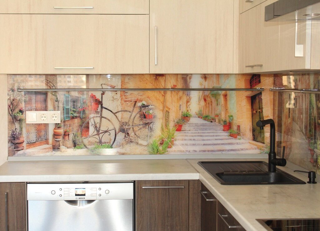 Glass kitchen backsplash