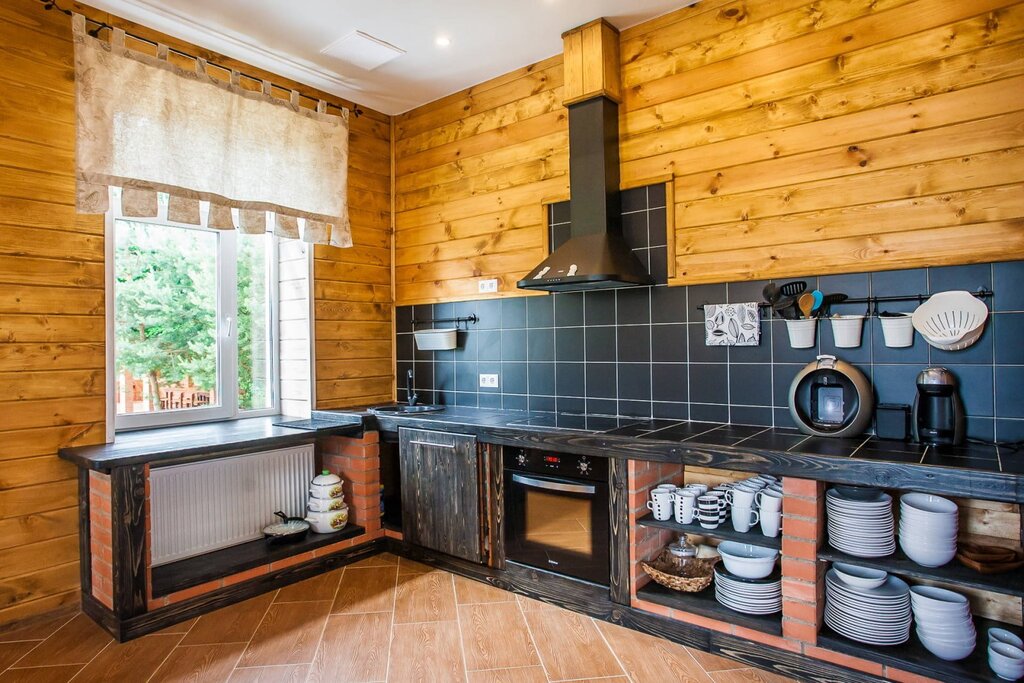 A kitchen backsplash in a wooden house