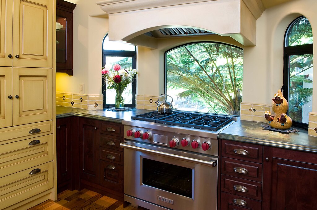 Kitchen set with a corner stove