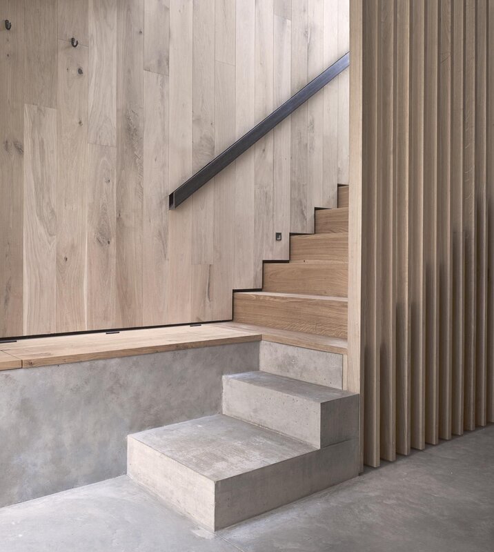 Laminate for stairs inside the house 19 фото