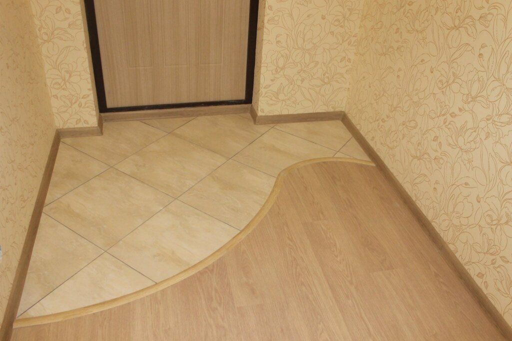 Laminate on parquet in a Khrushchyovka