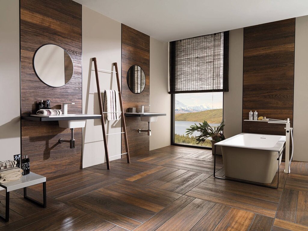 Laminate on the wall in the bathroom