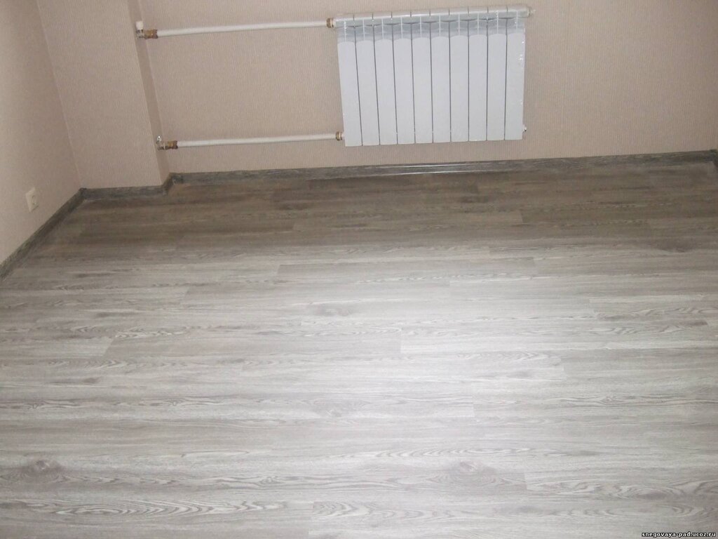 Laminate flooring laid horizontally