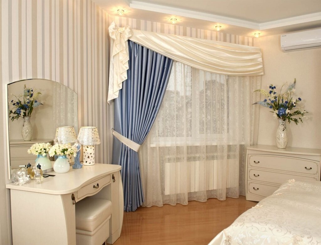 Light curtains for the bedroom