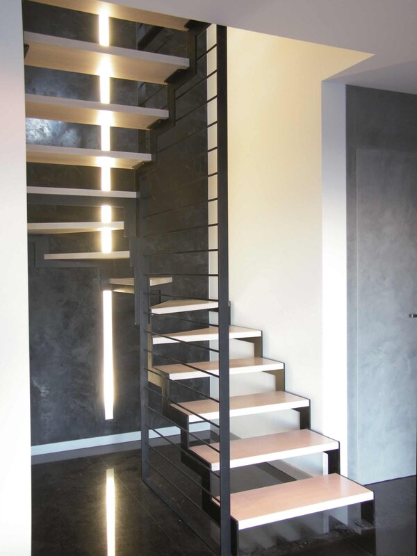 Staircase on stringers