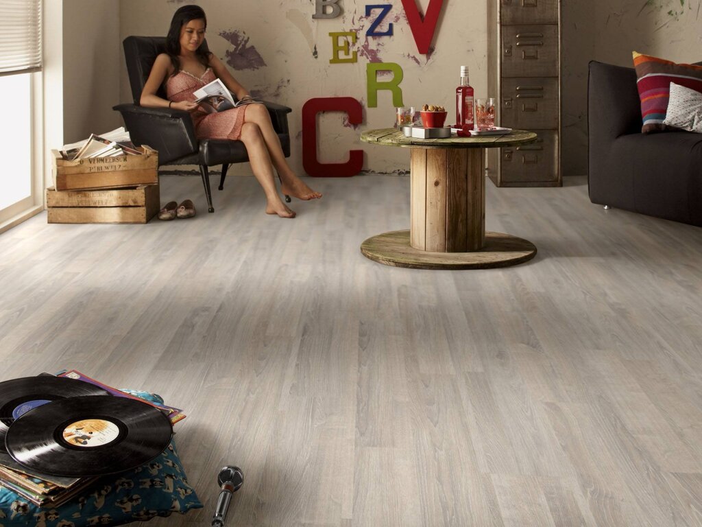 Brown linoleum resembling laminate 34 фото