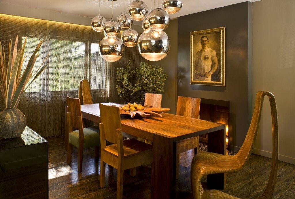 A chandelier above the kitchen table in the interior