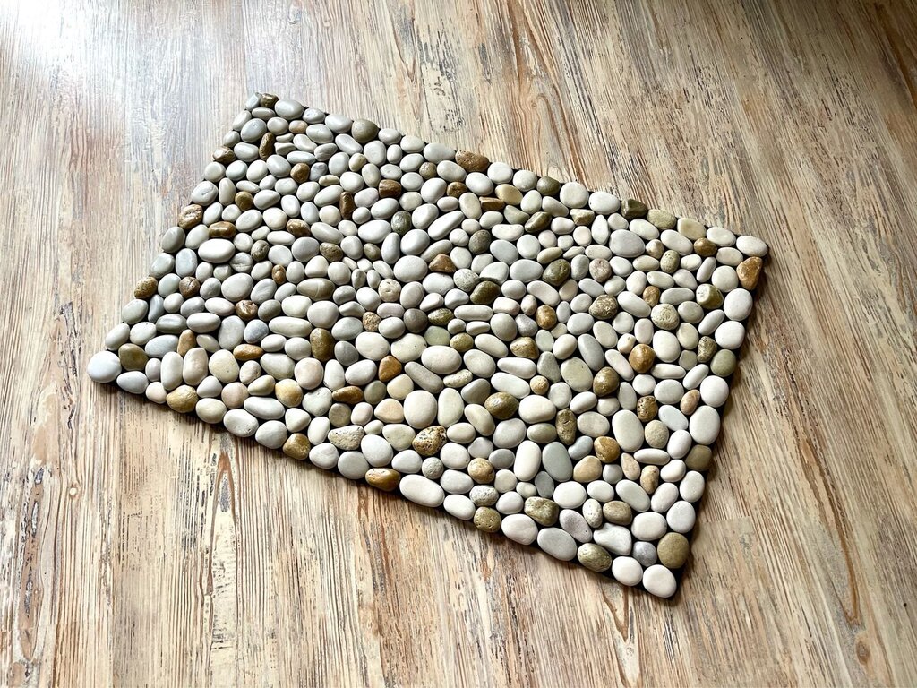 Pebble massage mat