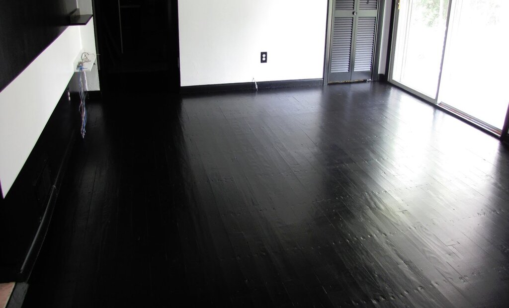 Matte floor paint