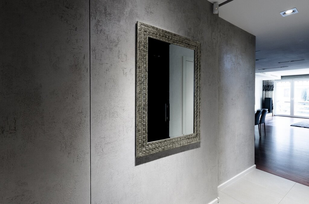 Matte plaster for walls