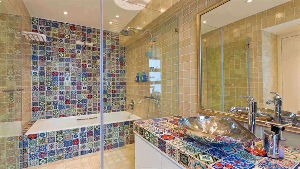 Small mosaic in the bathroom