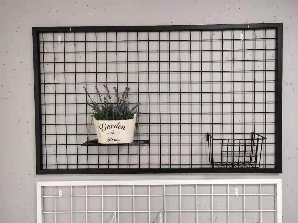 Metal mesh for the wall