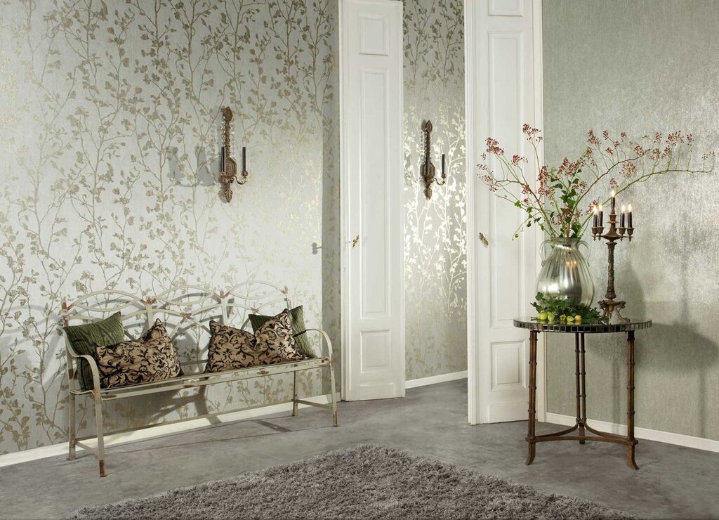 Metallic wallpaper for walls