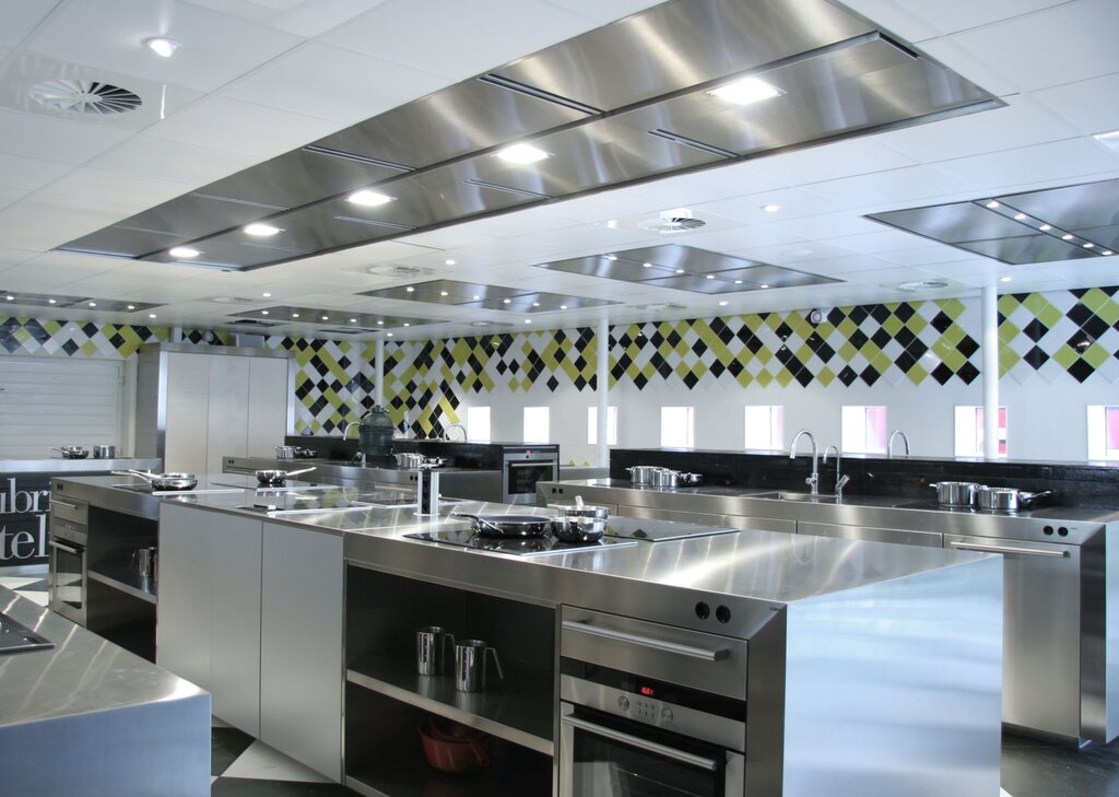 Metal ceiling in the kitchen