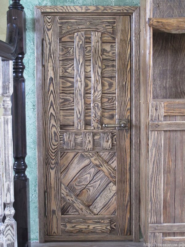 Interior doors with an antique look