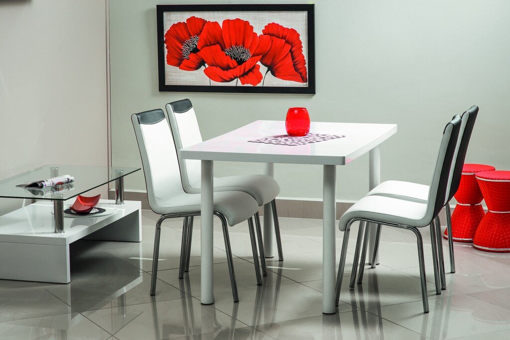 Trendy tables and chairs for the kitchen