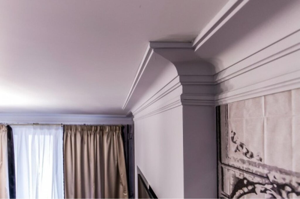 Molding for a stretch ceiling