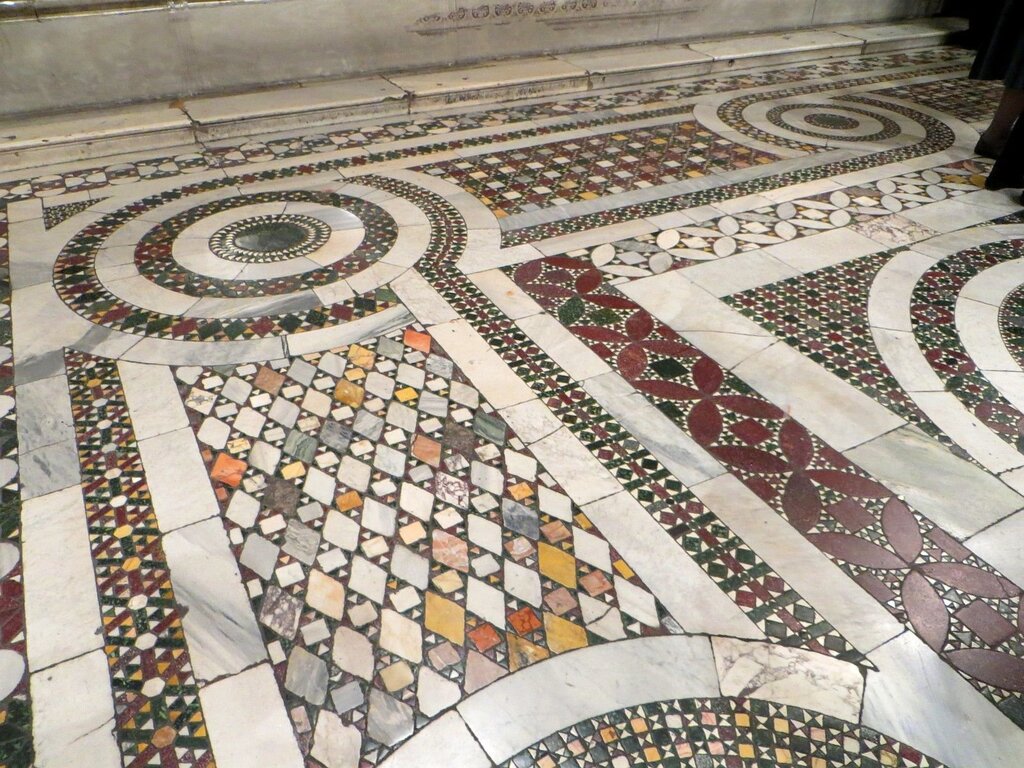 Mosaic floor tile