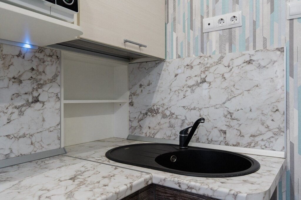 Marble Milan countertop cedar