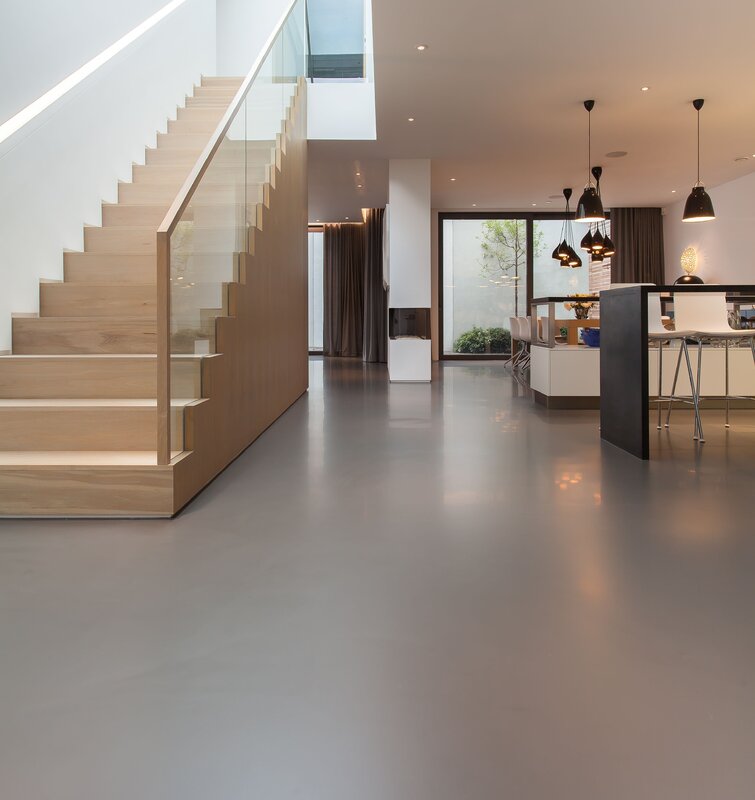 Self-leveling floor in the restaurant