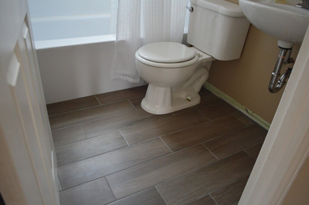 Floor covering for the toilet