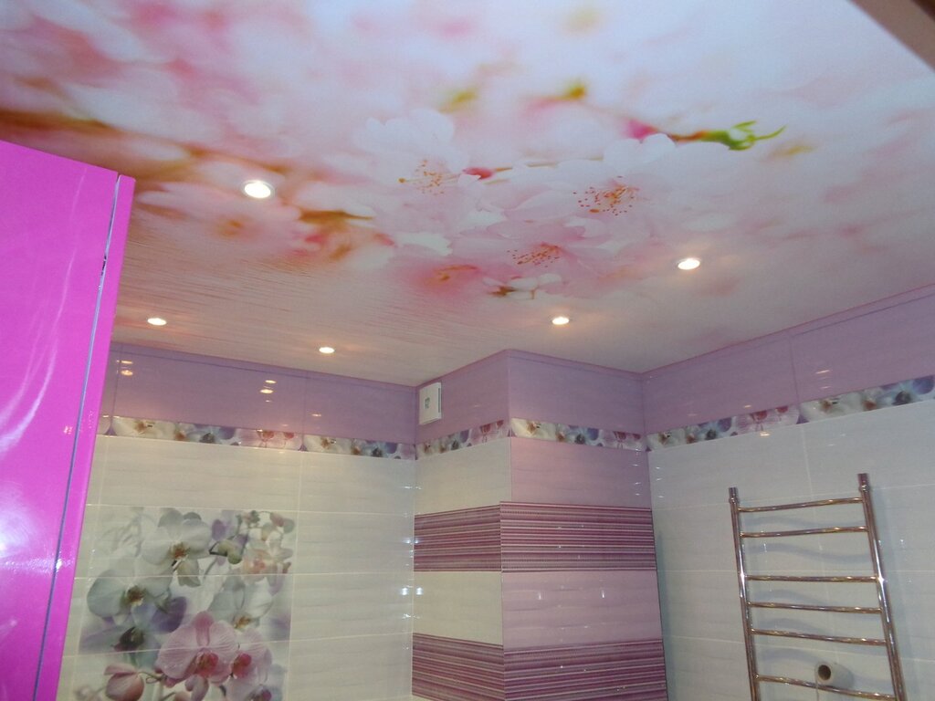 Stretch ceilings for the bathroom 37 фото