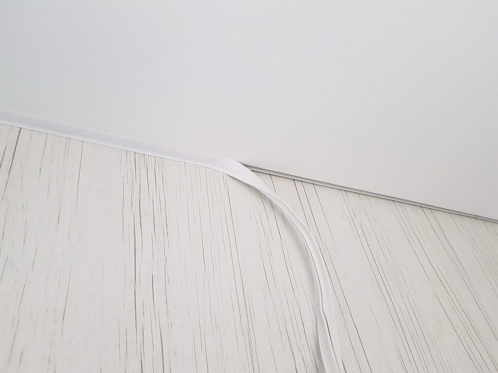 Stretch ceiling without molding with cord