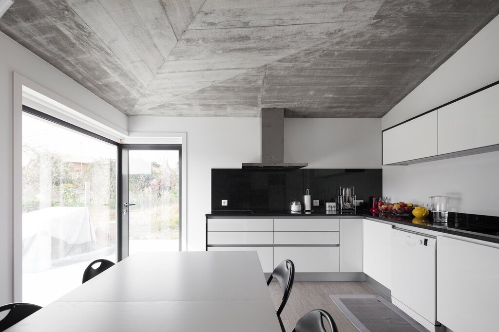 Stretch ceiling with a concrete look