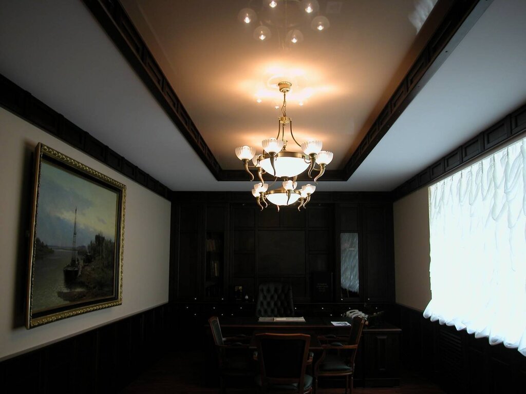 Stretch ceiling with black molding