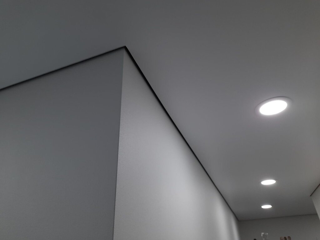 Stretch ceiling with a shadow gap