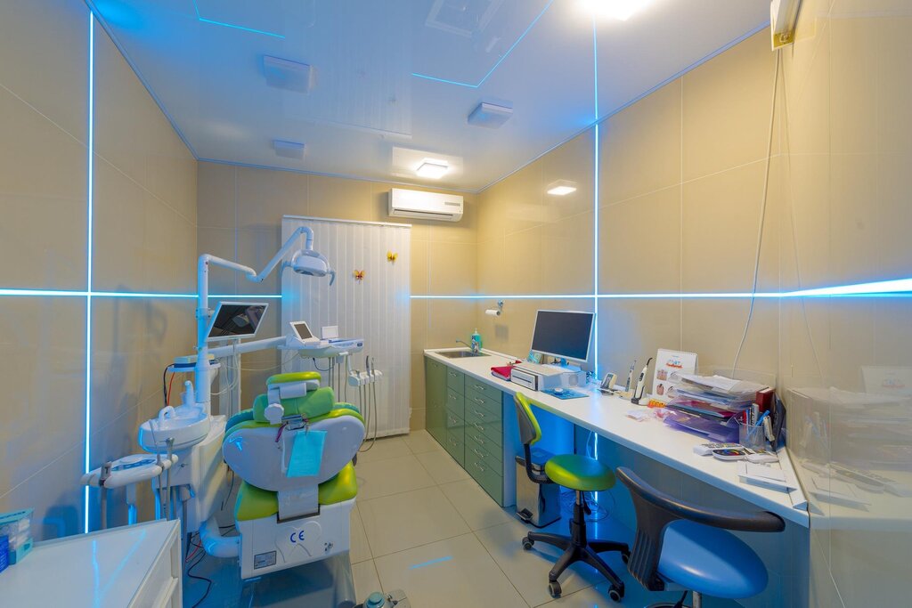 Stretch ceiling in the dental clinic