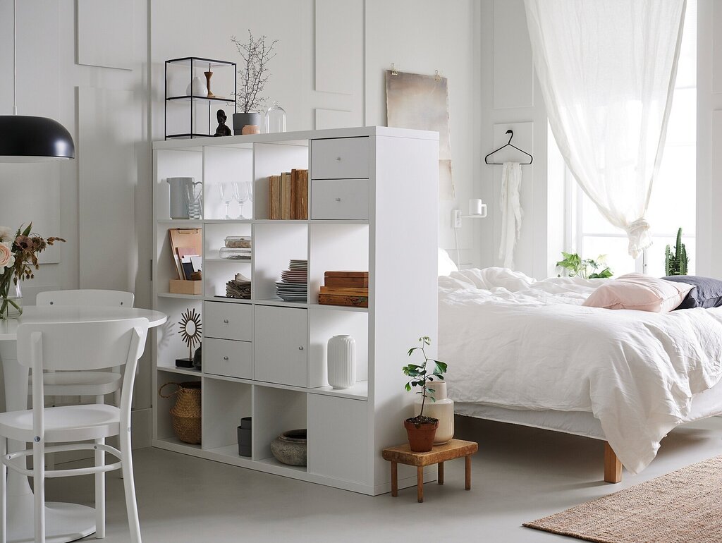 A small shelving unit for the room