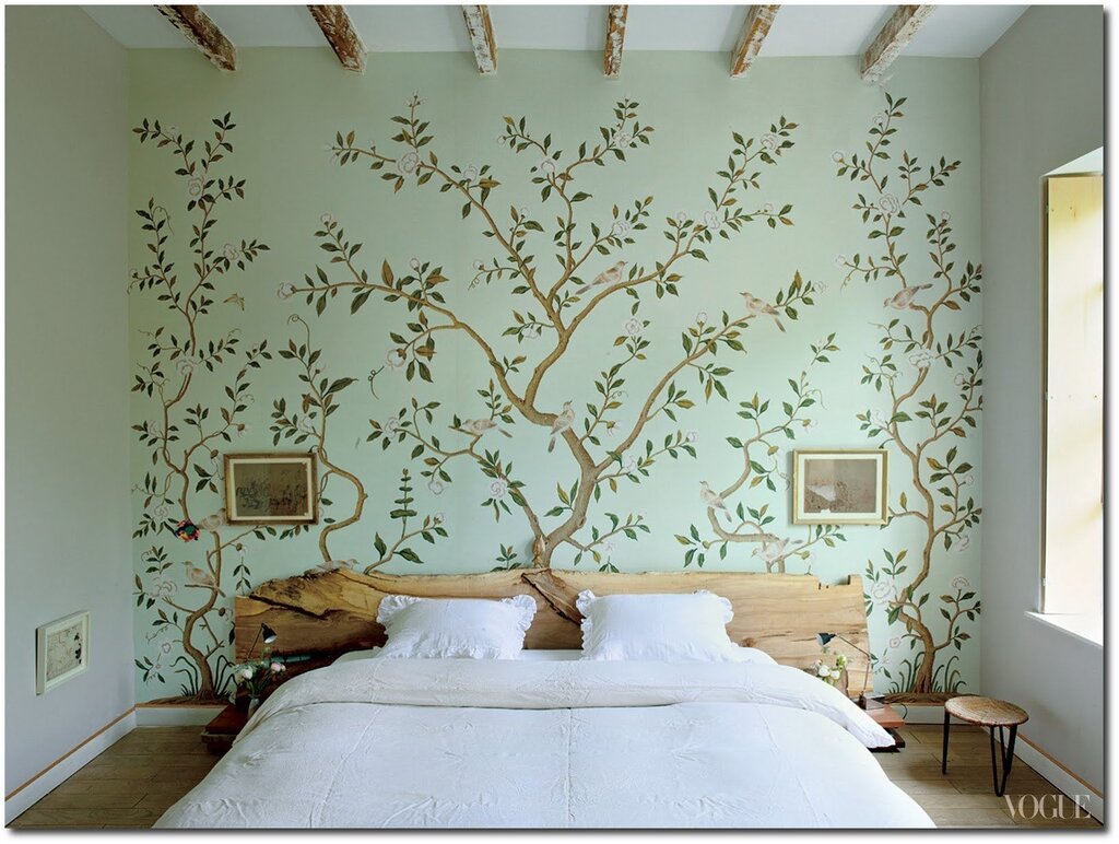 Unusual wallpaper for the bedroom walls